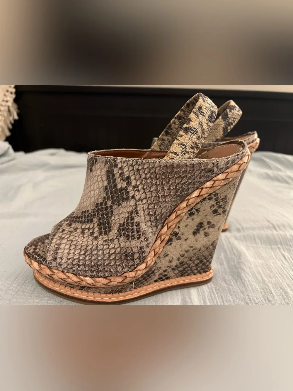 Boutique 9 tall wedge size 6